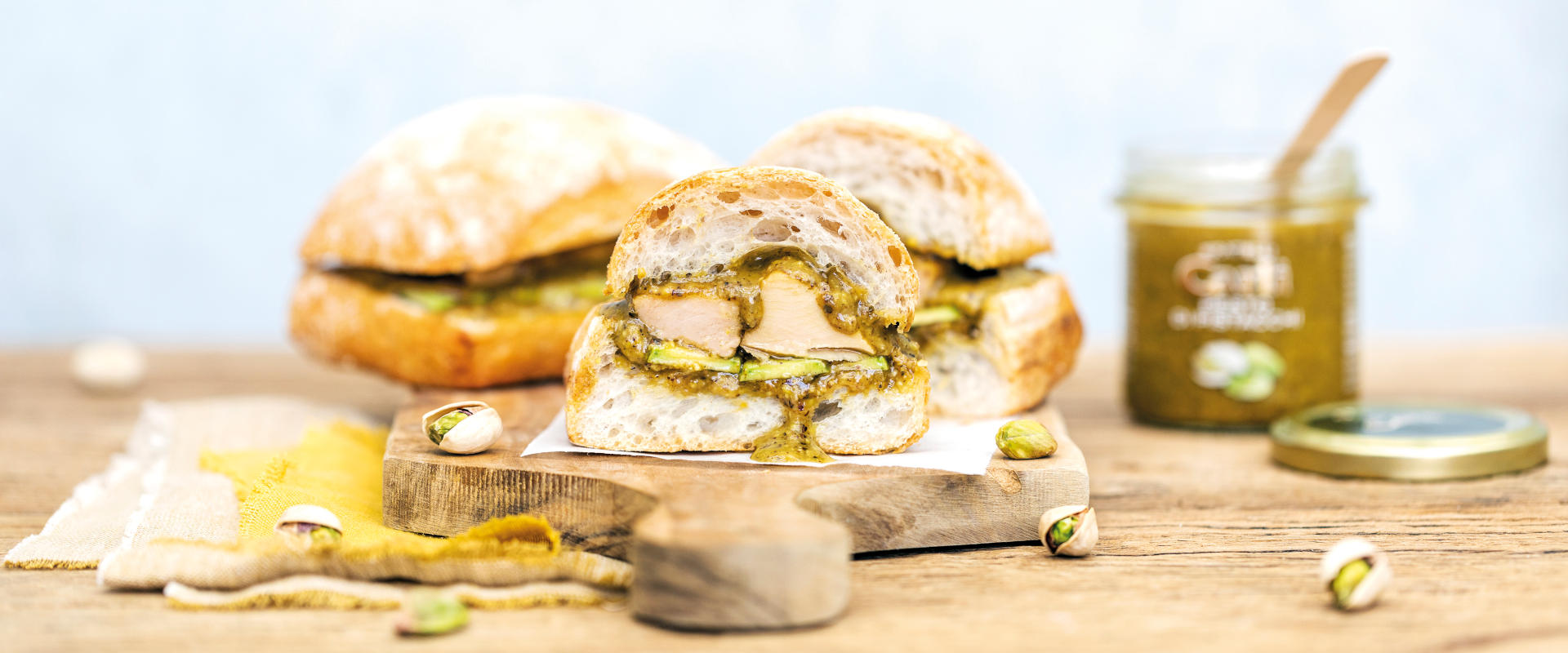 Panini con Pesto di Pistacchi Carli