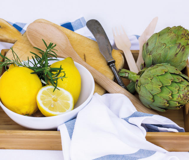 strumenti per pulire i carciofi