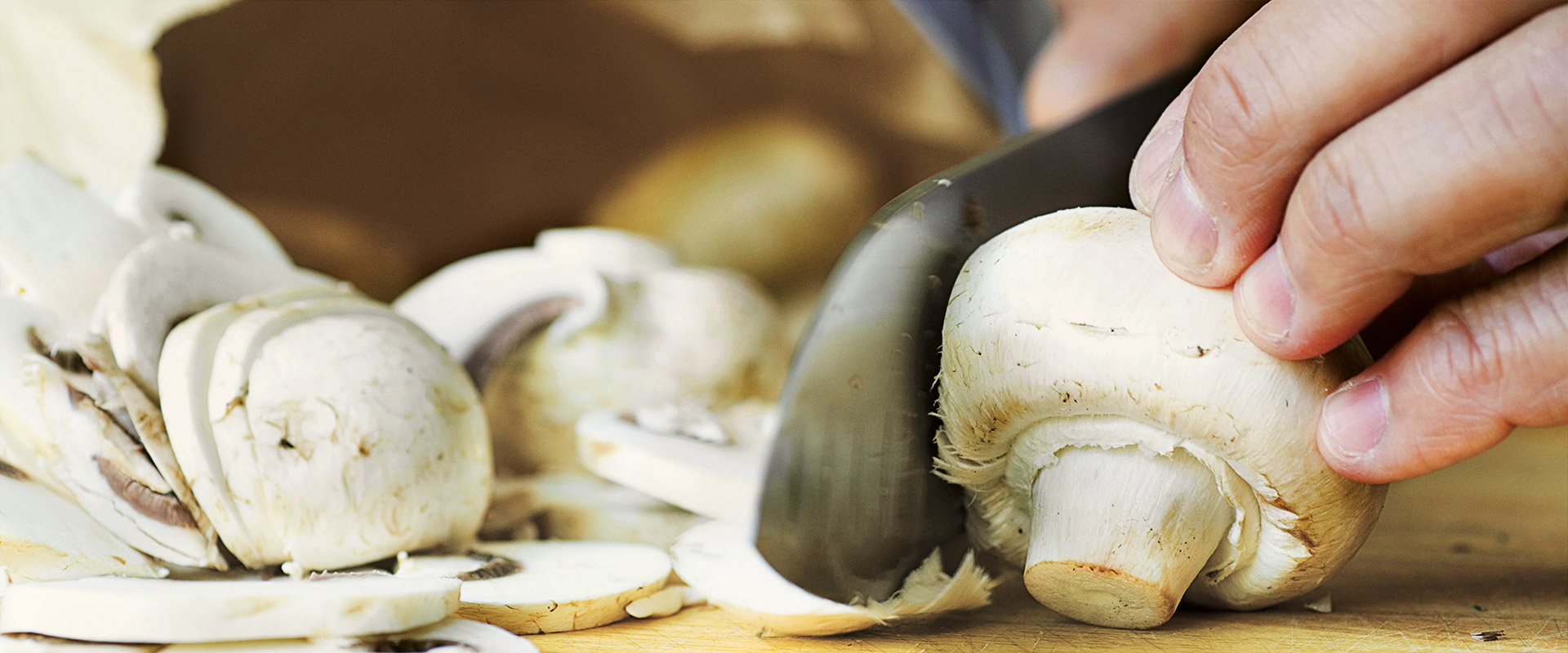 Funghi Champignon tagliato a fette