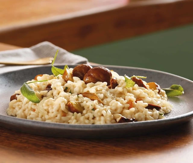 Risotto ai funghi porcini, comfort food italiano perfetto per l’autunno 