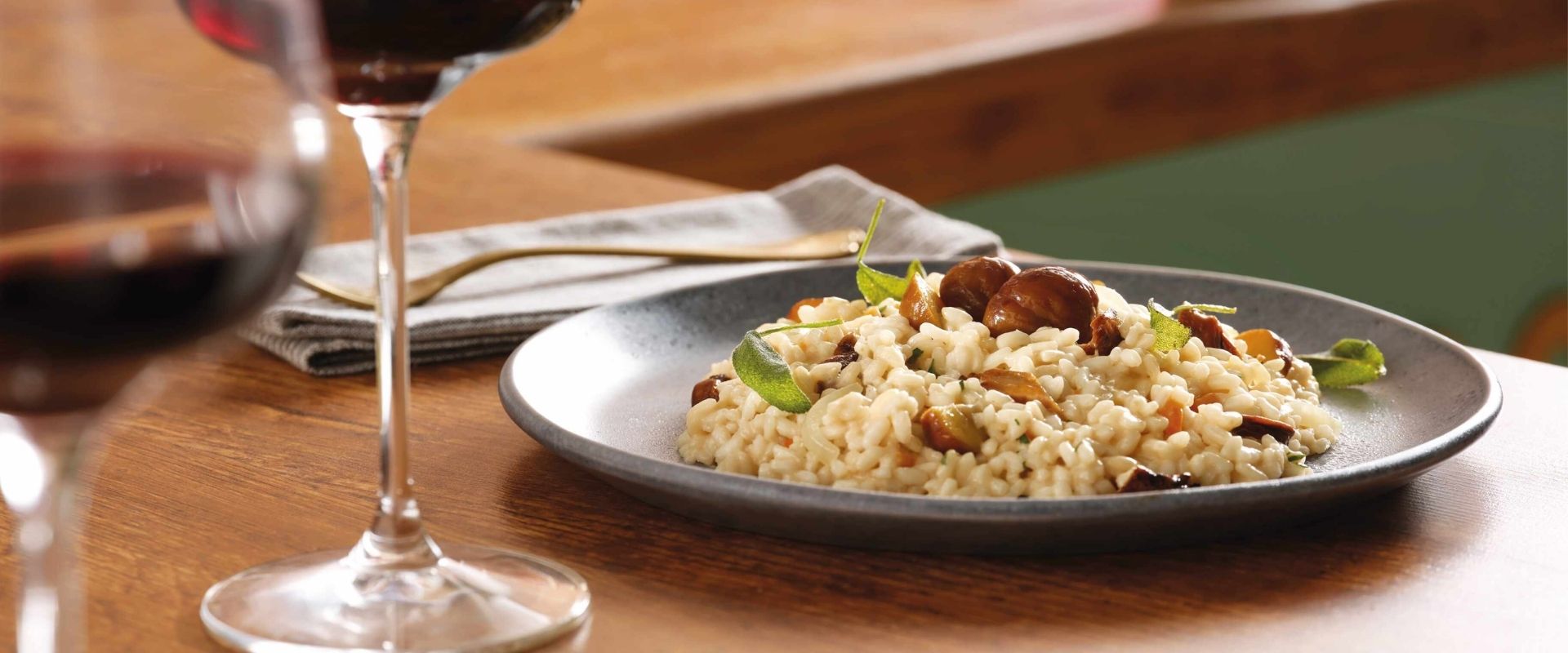 Risotto ai funghi porcini, comfort food italiano perfetto per l’autunno 
