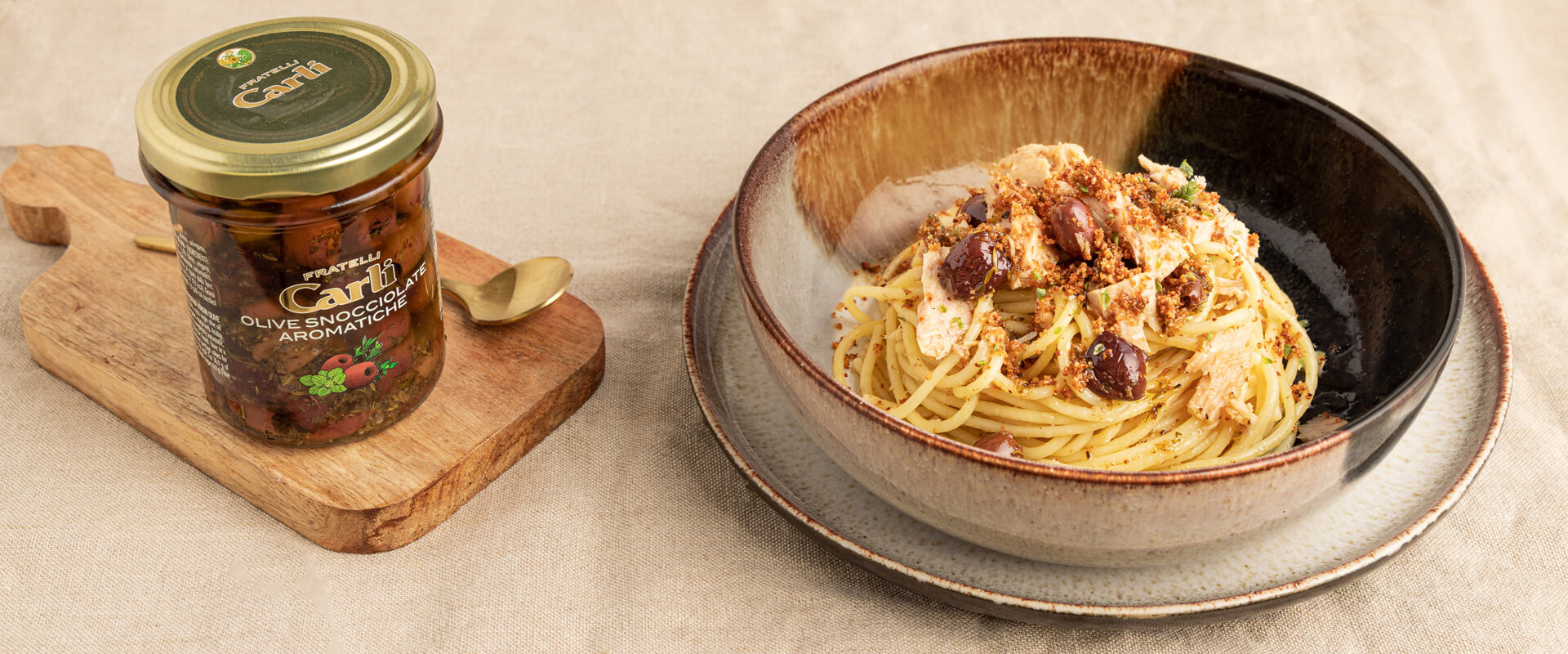 Spaghetti con Tonno e Olive Snocciolate Aromatiche