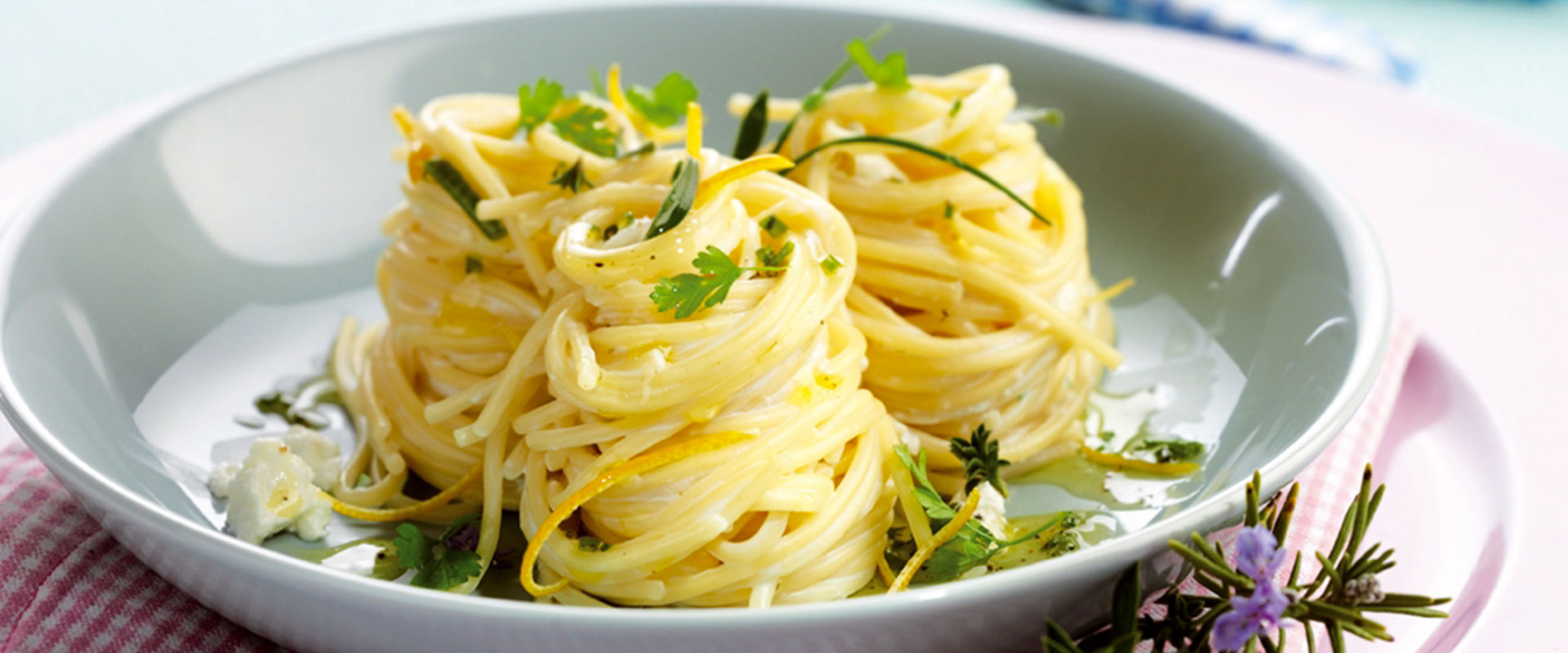 Spaghetti con ricotta e limone