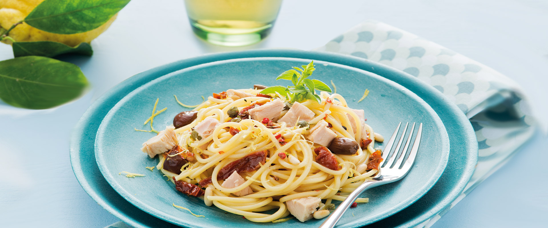 spaghetti di tonno e scorzette di limone