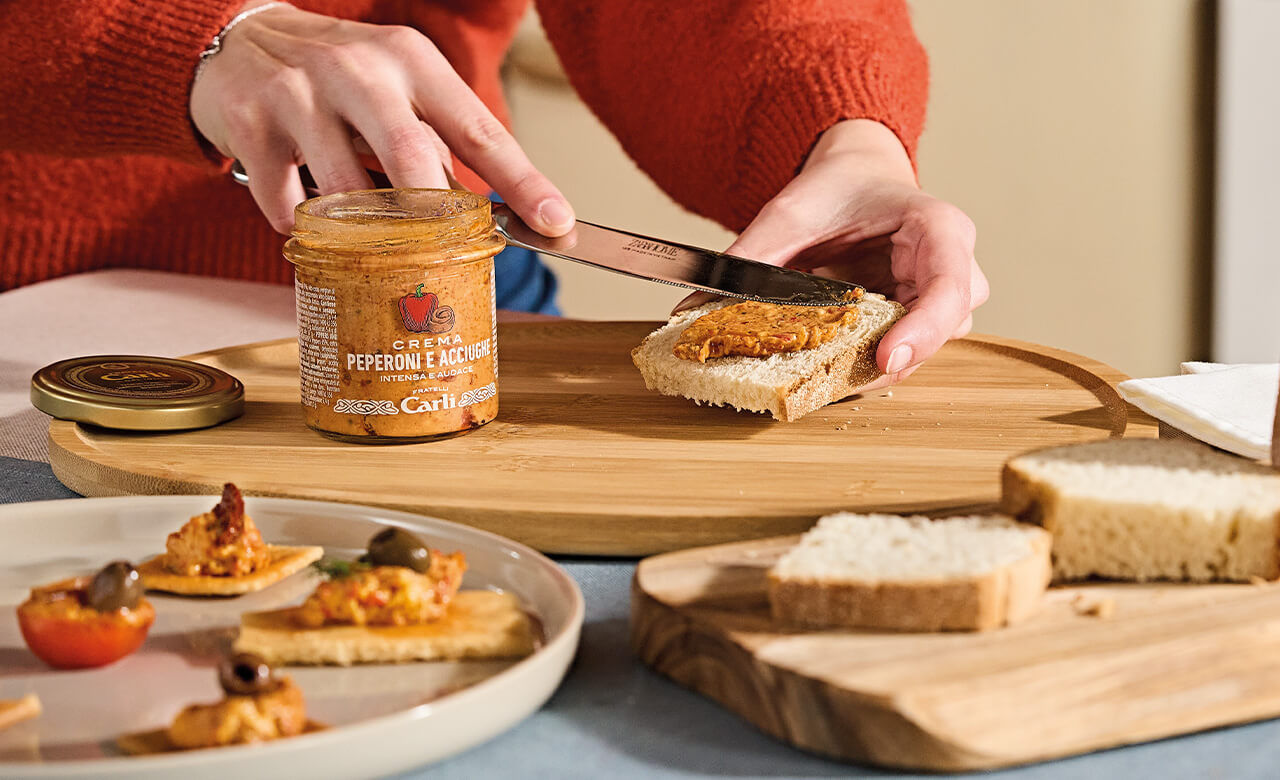 Crema di Peperoni e Acciughe su pane