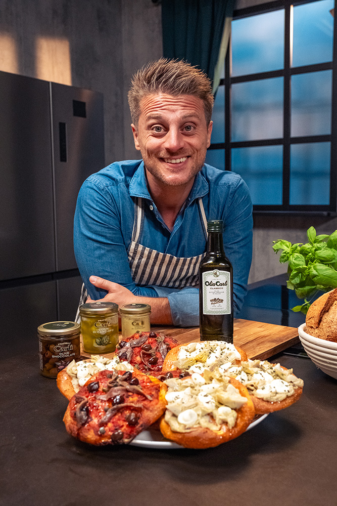 Le pizzette di Fulvio Marino preparate con Olive taggiasche, Patè di Olive Taggiasche, Crema di Pomodori essiccati e di Carciofi Fratelli Carli