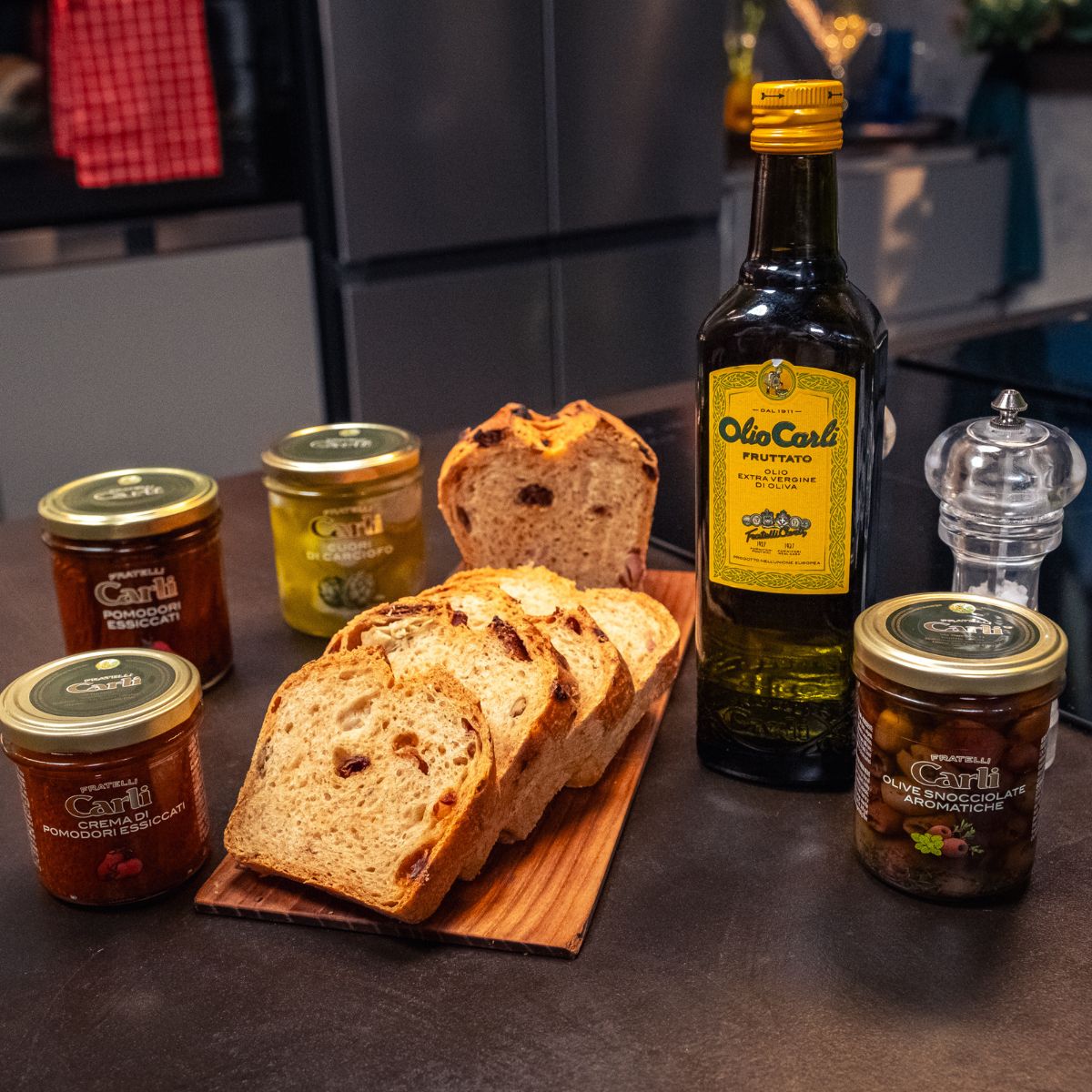 La terrina di pane di Fulvio Marino con Cuori di carciofo e Olive aromatiche Fratelli Carli