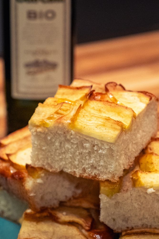 La Focaccia Dolce di Fulvio marino con l'OLIO CARLI Extra Vergine di Oliva Bio