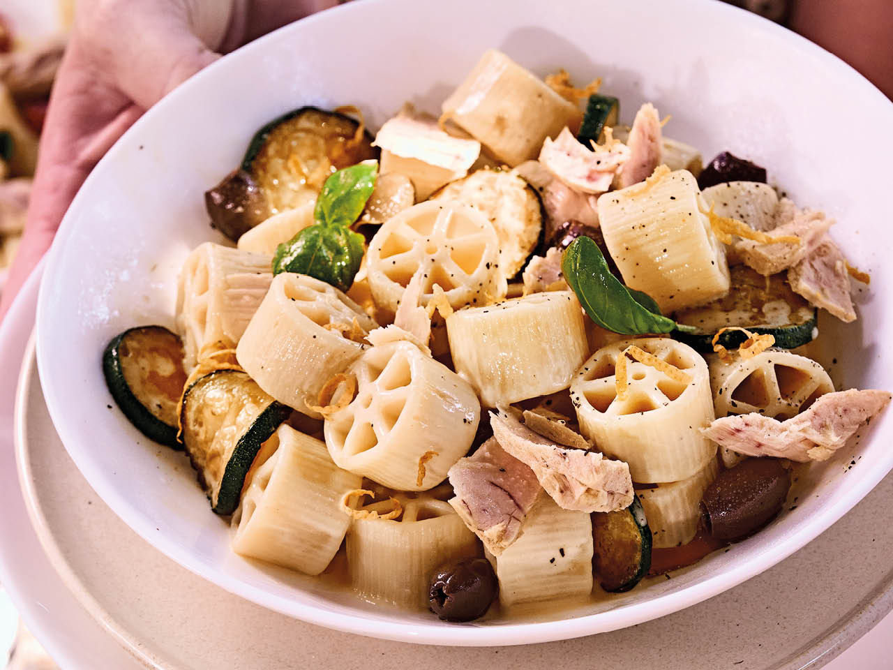 pasta fredda con tonno al limone e melanzane