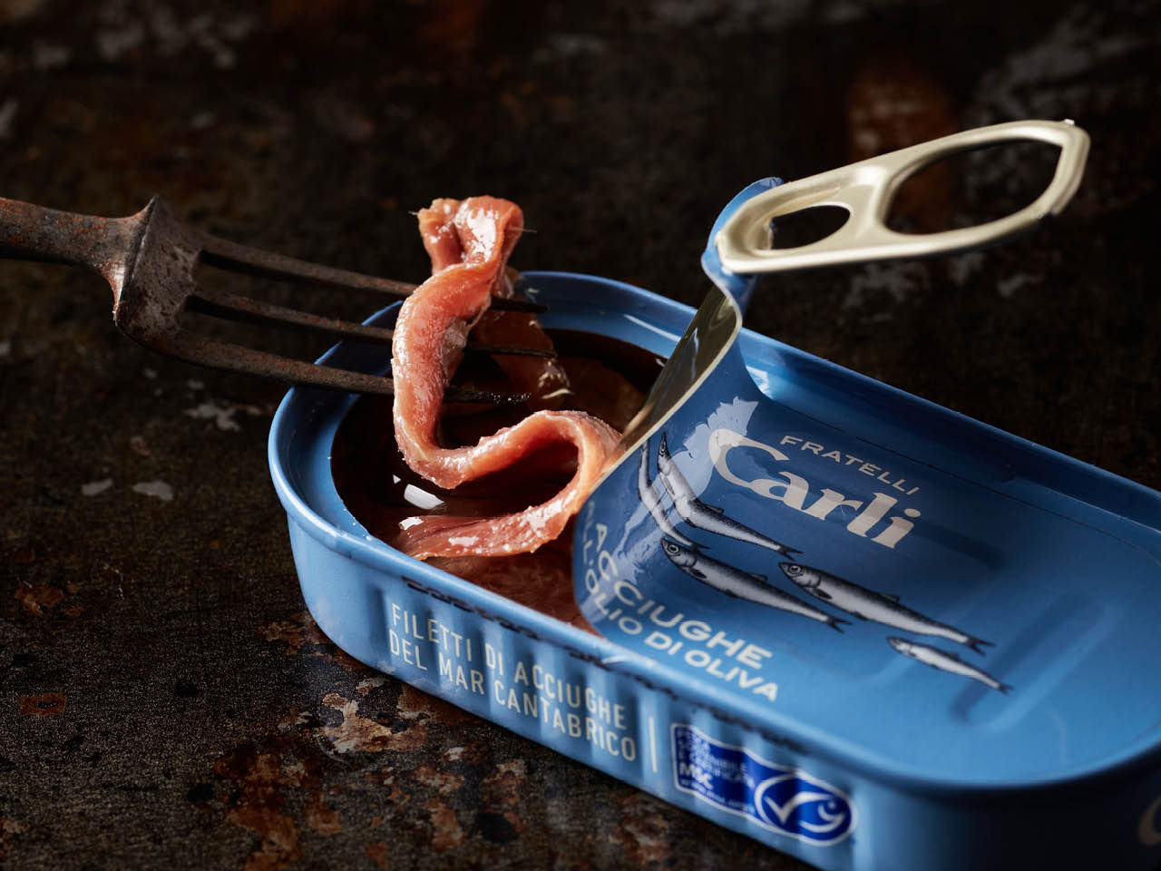 acciughe, mozzarella e pesto.