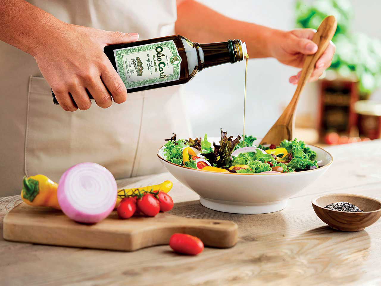 Insalata condita con olio