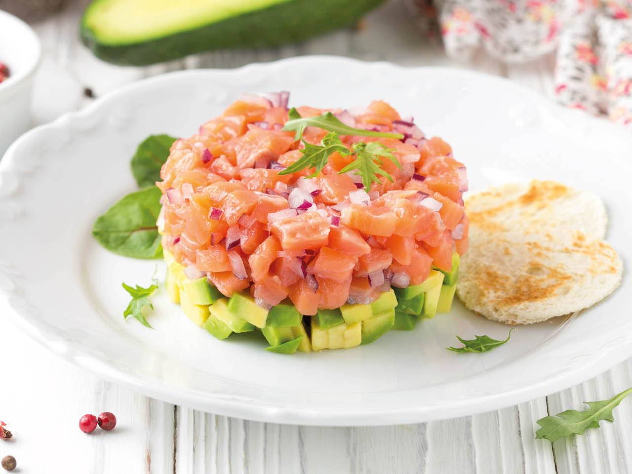 Tartare di salmone con avocado