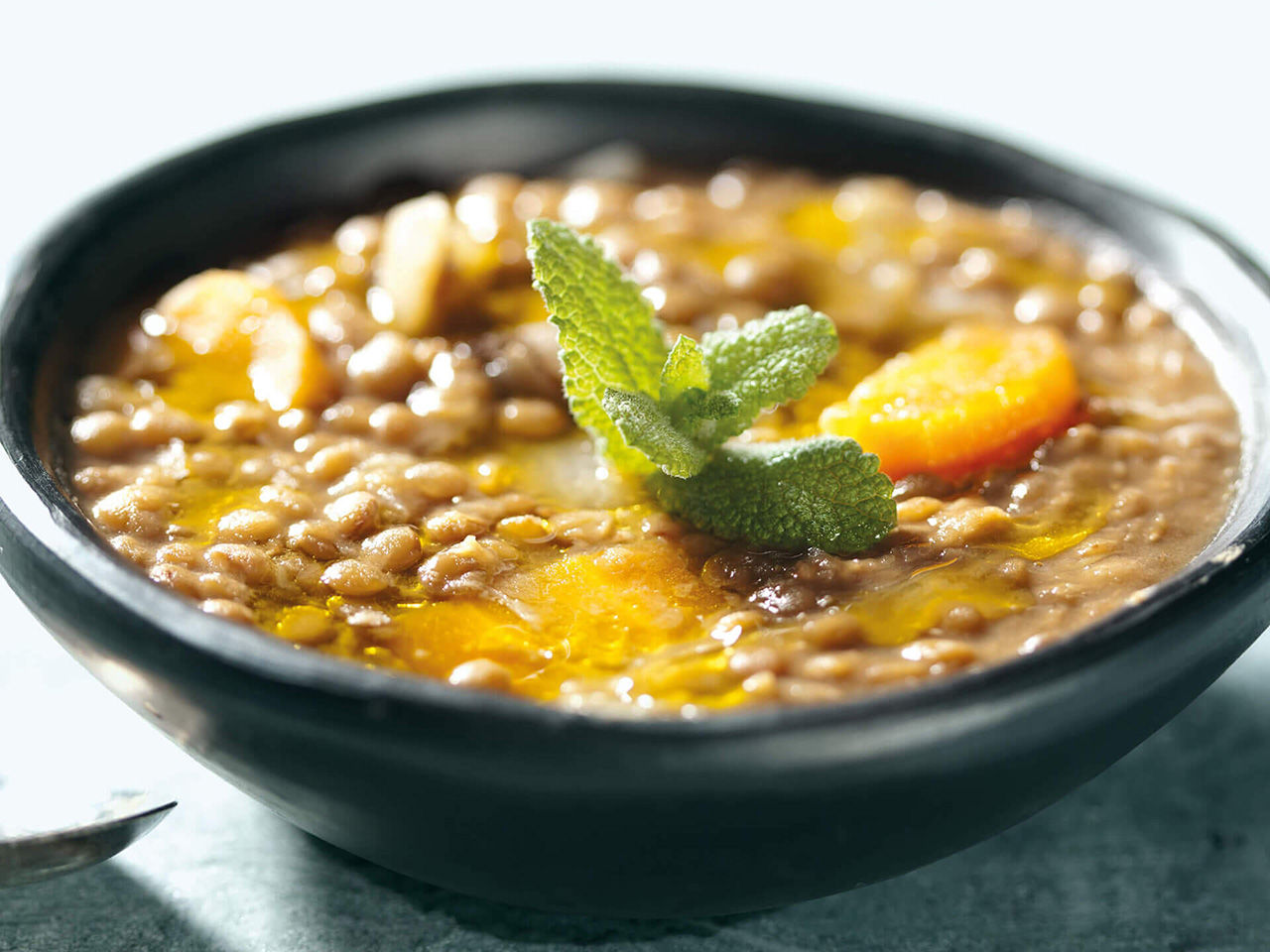 zuppa di legumi con olio