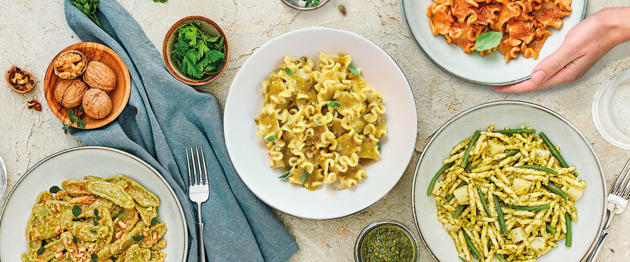 Diversi formati di pasta Fratelli Carli conditi con i pesti Fratelli Carli