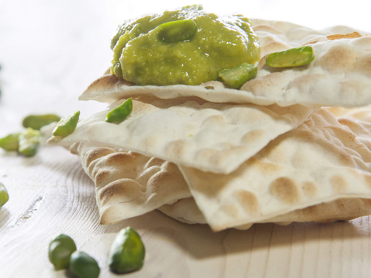 crackers con pesto di pistacchi