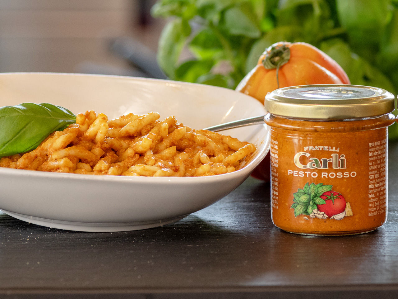 Pasta con Pesto Rosso