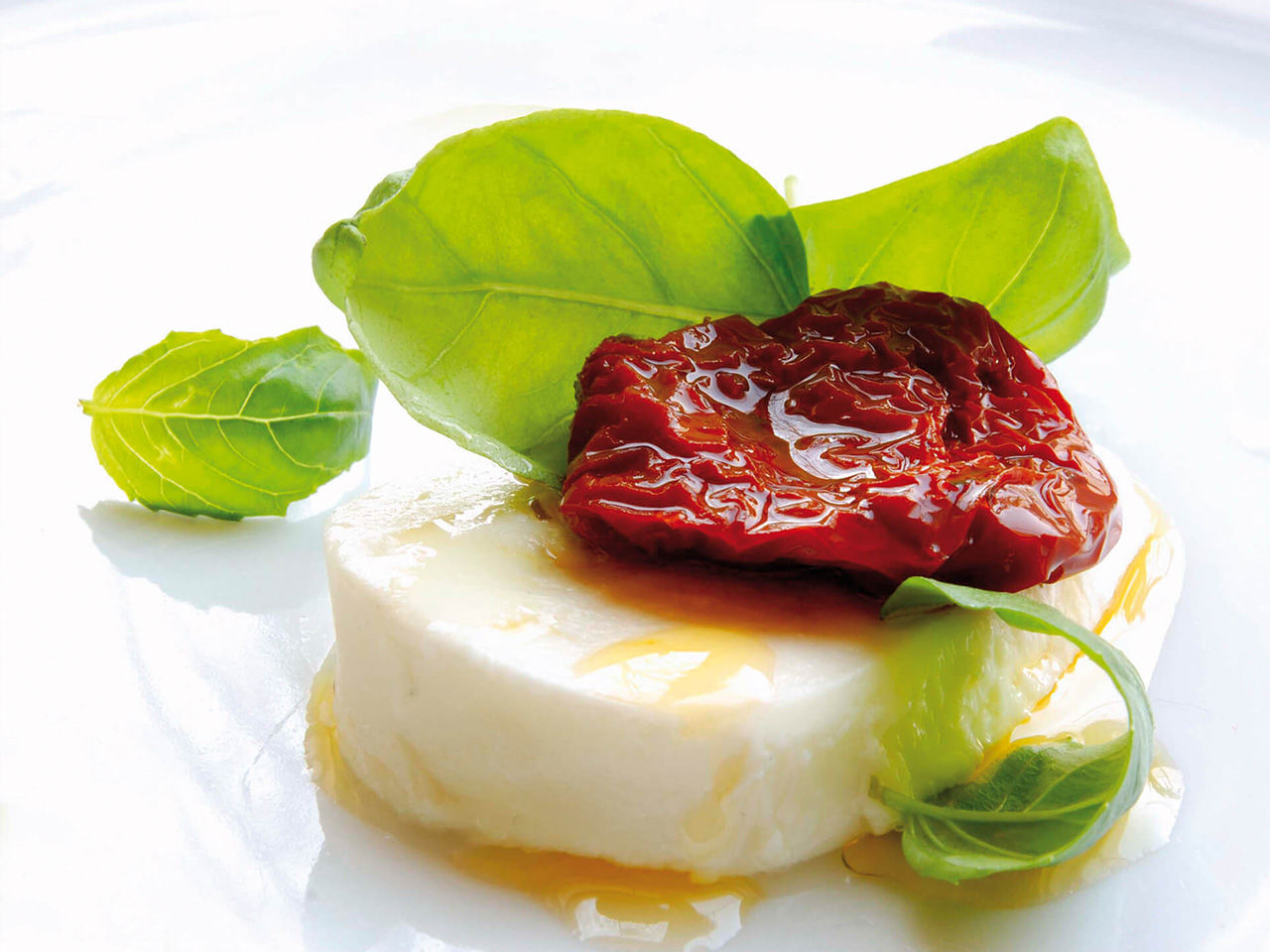 Mozzarella con pomodori secchi