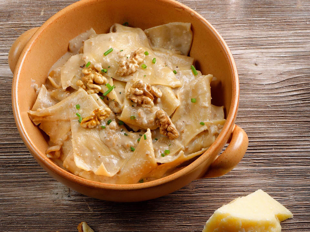 lasagne con salsa di noci