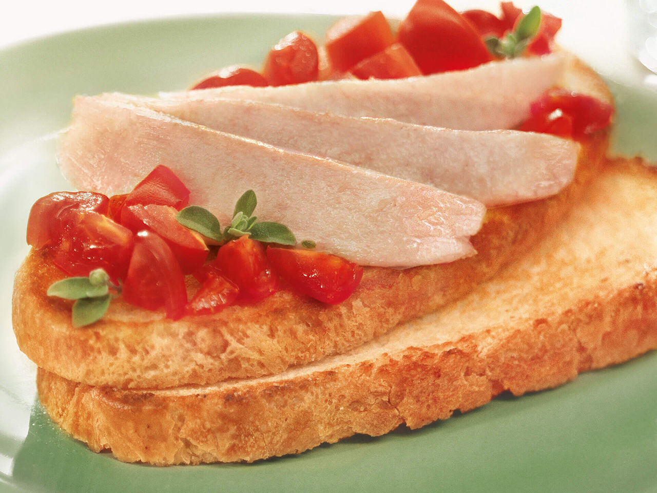 Bruschetta con tonno e pomodorini